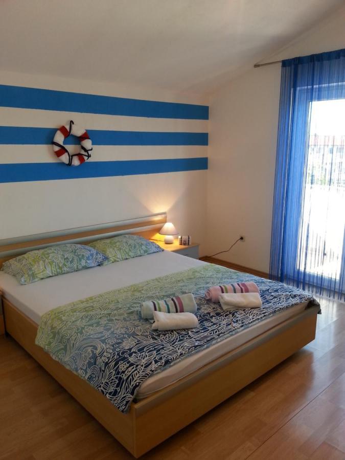 Apartmani Elena Malinska Extérieur photo