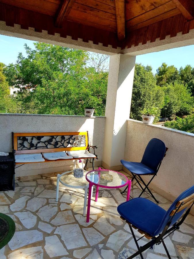 Apartmani Elena Malinska Extérieur photo