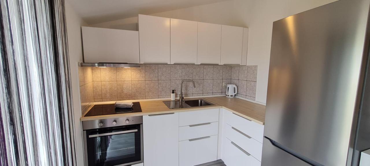 Apartmani Elena Malinska Chambre photo
