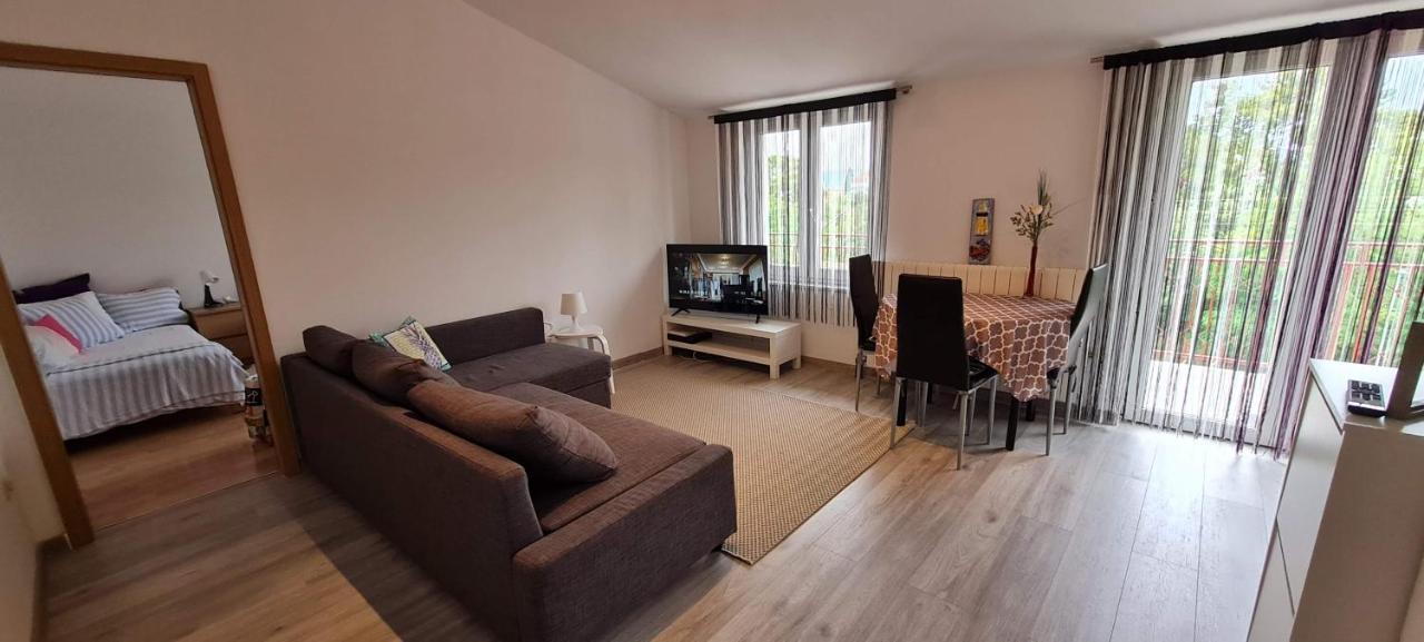 Apartmani Elena Malinska Extérieur photo